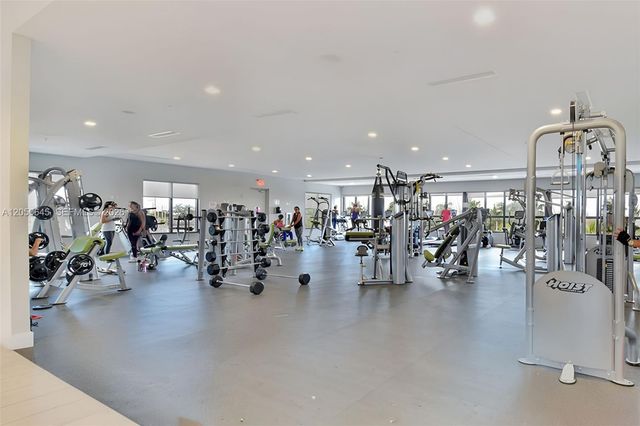 8910 NW 98th Court, Doral, FL 33178