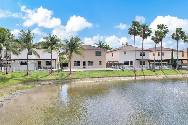 8910 NW 98th Court, Doral, FL 33178