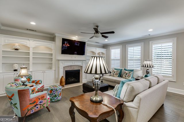112 Heron Crossing, Woodstock, GA 30188