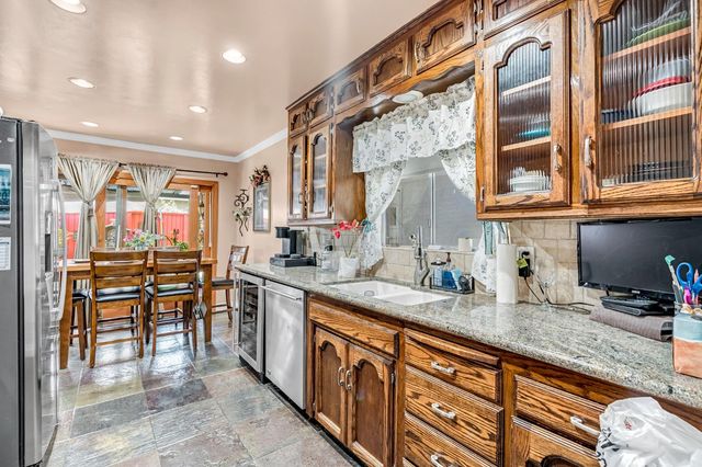 5136 N Sherman Avenue N, Fresno, CA 93710