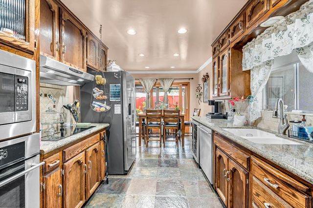 5136 N Sherman Avenue N, Fresno, CA 93710