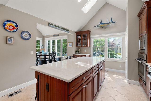 80 Gold Leaf Ln 80, Mashpee, MA 02649