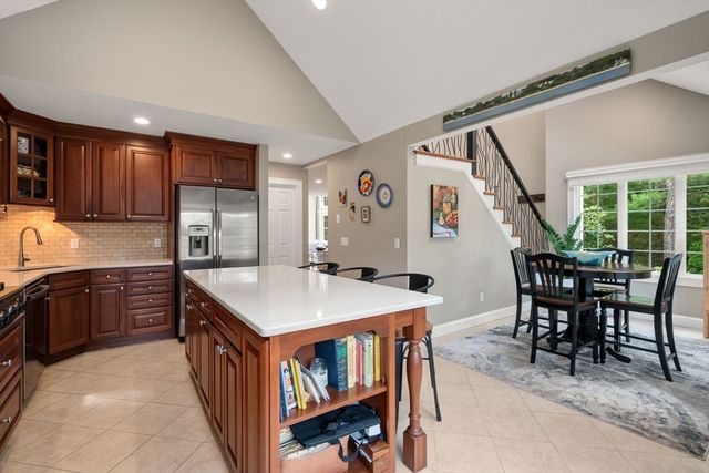 80 Gold Leaf Ln 80, Mashpee, MA 02649