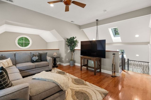 80 Gold Leaf Ln 80, Mashpee, MA 02649