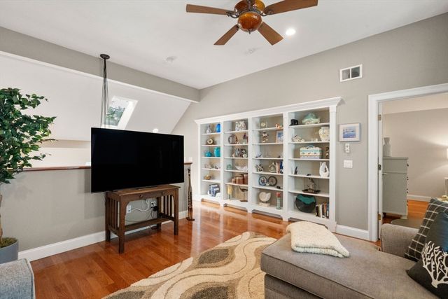 80 Gold Leaf Ln 80, Mashpee, MA 02649