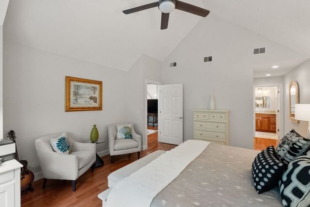 80 Gold Leaf Ln 80, Mashpee, MA 02649