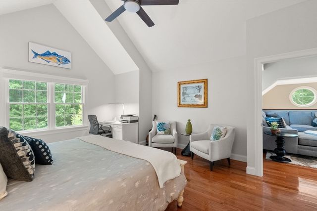 80 Gold Leaf Ln 80, Mashpee, MA 02649