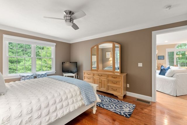 80 Gold Leaf Ln 80, Mashpee, MA 02649
