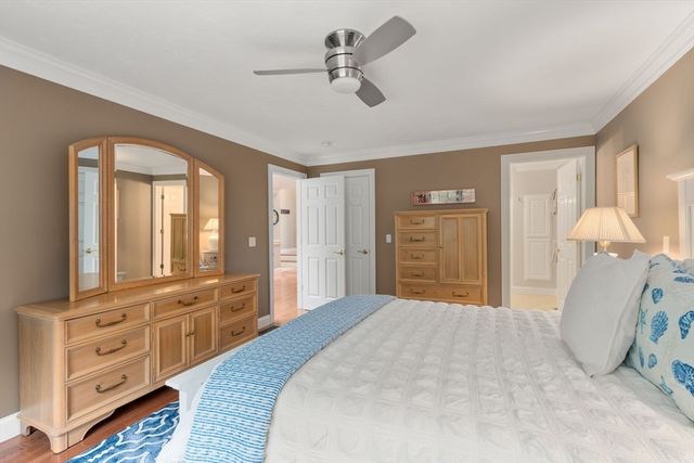 80 Gold Leaf Ln 80, Mashpee, MA 02649