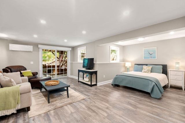 80 Gold Leaf Ln 80, Mashpee, MA 02649