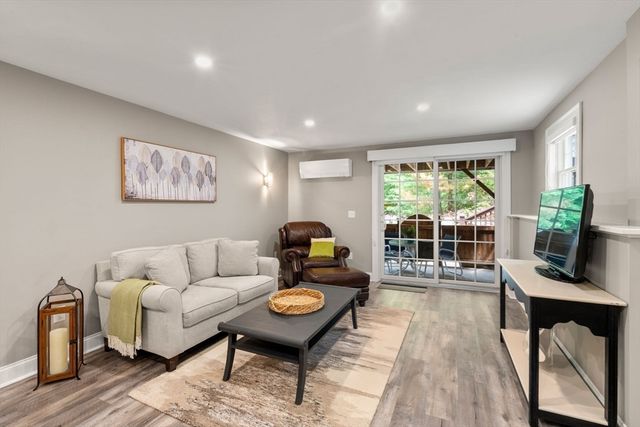 80 Gold Leaf Ln 80, Mashpee, MA 02649