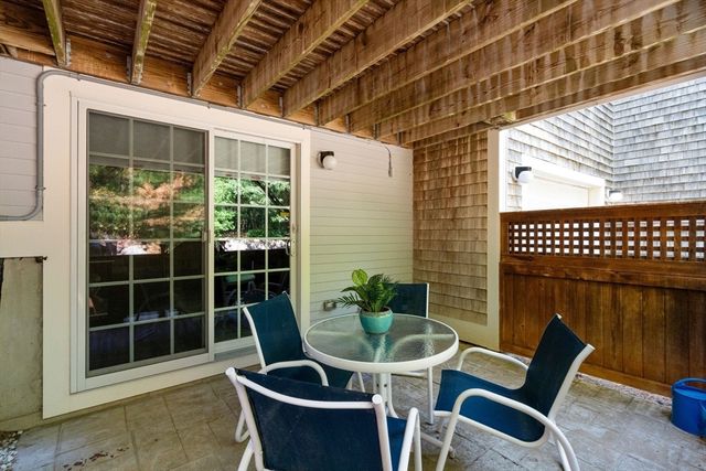 80 Gold Leaf Ln 80, Mashpee, MA 02649