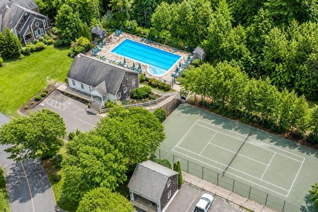 80 Gold Leaf Ln 80, Mashpee, MA 02649