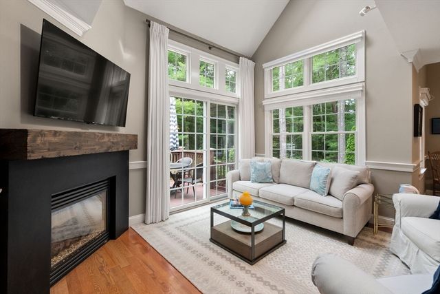 80 Gold Leaf Ln 80, Mashpee, MA 02649
