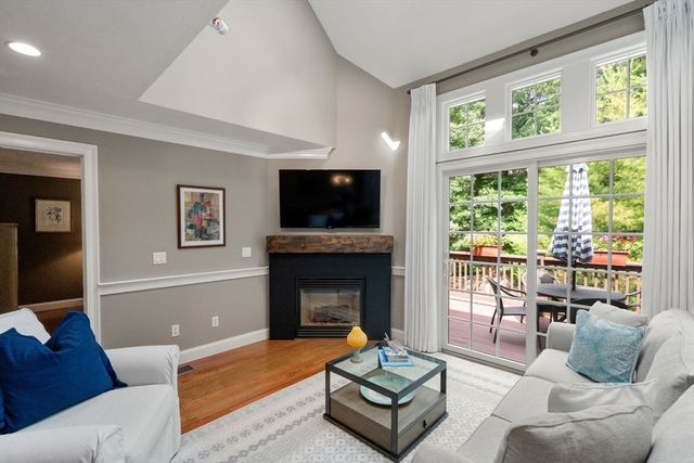 80 Gold Leaf Ln 80, Mashpee, MA 02649