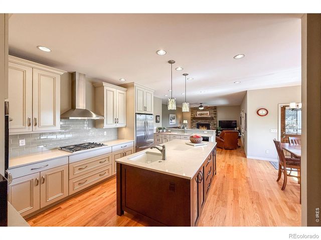 1183 Twin Peaks Circle, Longmont, CO 80503