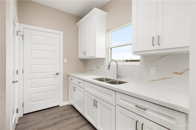 2610 Dichoso Avenue, Donna, TX 78537