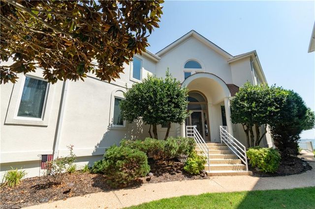 36 Bay Front PL, Hampton, VA 23664