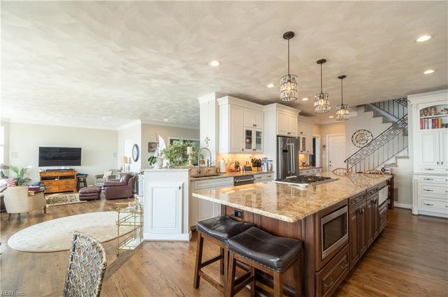 36 Bay Front PL, Hampton, VA 23664