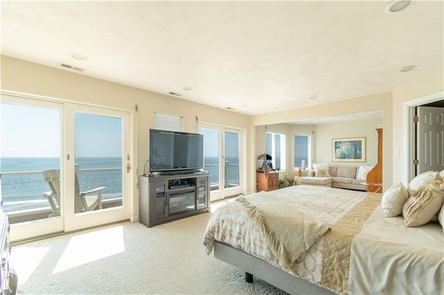 36 Bay Front PL, Hampton, VA 23664