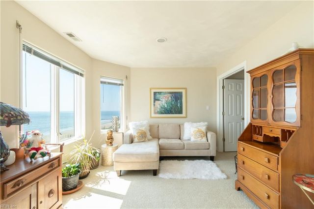 36 Bay Front PL, Hampton, VA 23664