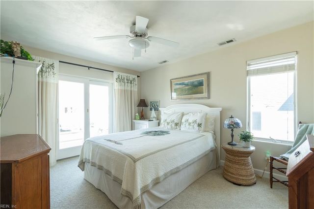 36 Bay Front PL, Hampton, VA 23664