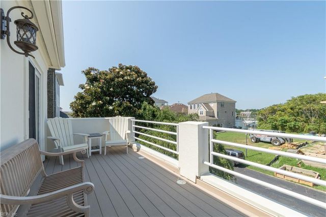 36 Bay Front PL, Hampton, VA 23664