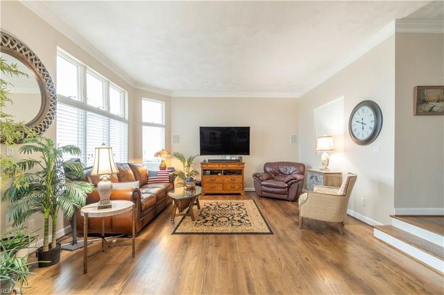 36 Bay Front PL, Hampton, VA 23664