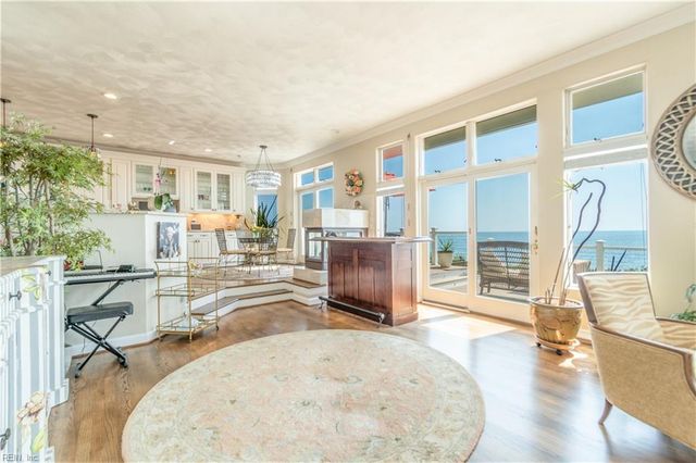 36 Bay Front PL, Hampton, VA 23664