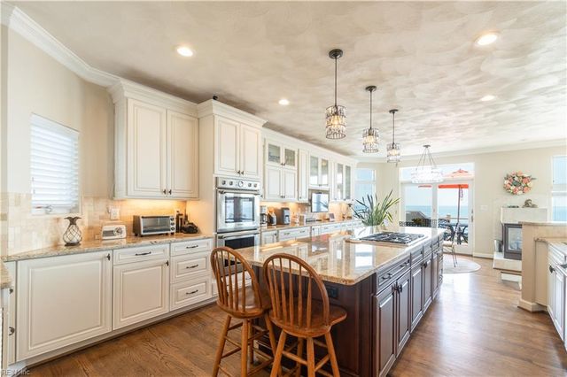 36 Bay Front PL, Hampton, VA 23664