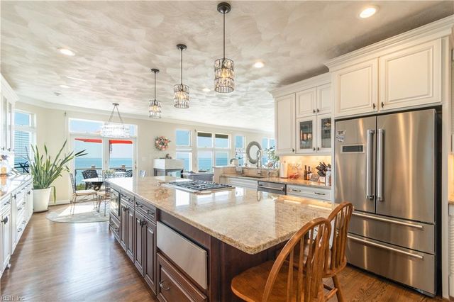 36 Bay Front PL, Hampton, VA 23664