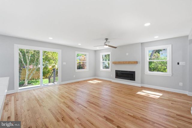 4963 34TH ST N, Arlington, VA 22207