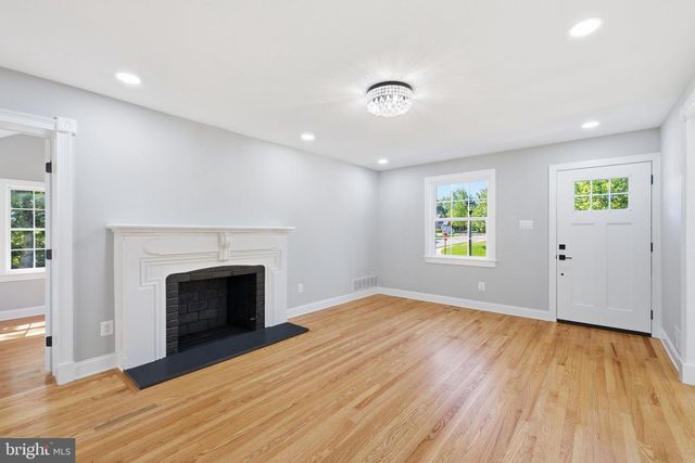 4963 34TH ST N, Arlington, VA 22207