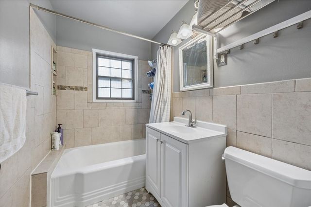 285 Desplaines Avenue, Riverside, IL 60546