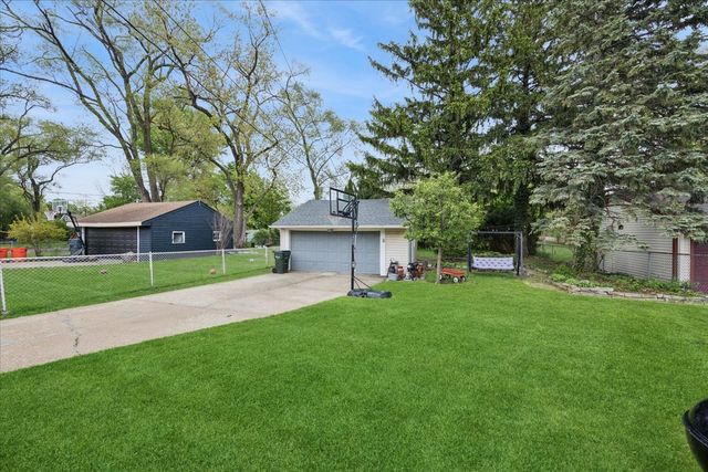 285 Desplaines Avenue, Riverside, IL 60546