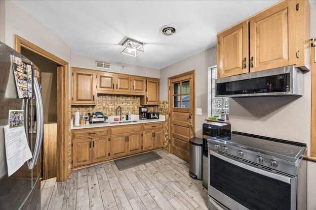 285 Desplaines Avenue, Riverside, IL 60546