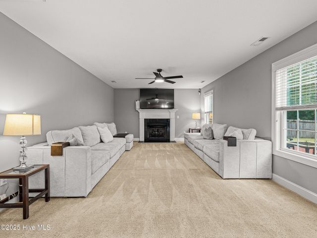 907 Stagecoach Drive, Jacksonville, NC 28546
