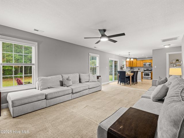 907 Stagecoach Drive, Jacksonville, NC 28546