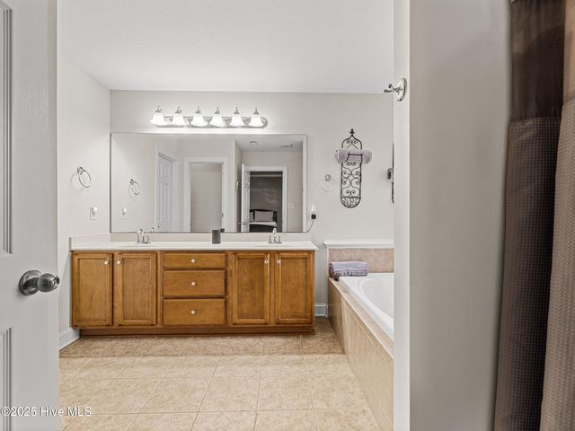 907 Stagecoach Drive, Jacksonville, NC 28546