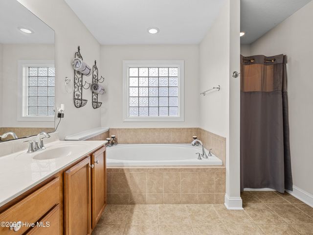 907 Stagecoach Drive, Jacksonville, NC 28546