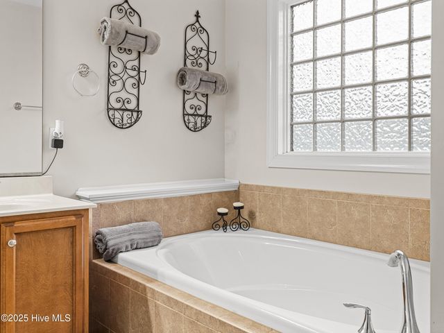 907 Stagecoach Drive, Jacksonville, NC 28546