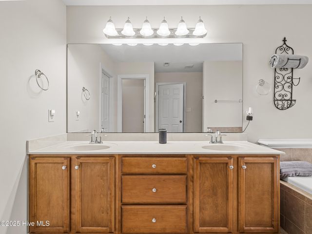 907 Stagecoach Drive, Jacksonville, NC 28546