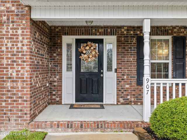 907 Stagecoach Drive, Jacksonville, NC 28546