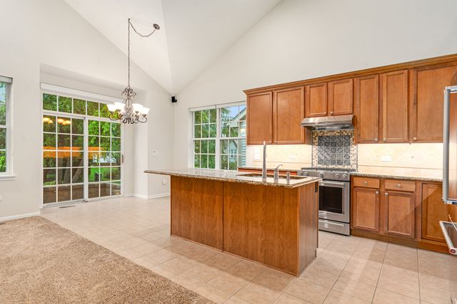 1179 kingsley Lane, Aurora, IL 60505