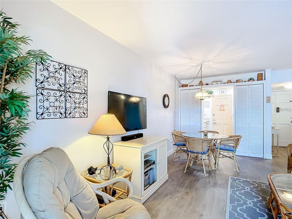 Image 20 of property listing at 200 THE ESPLANADE N A7, Venice, FL 34285