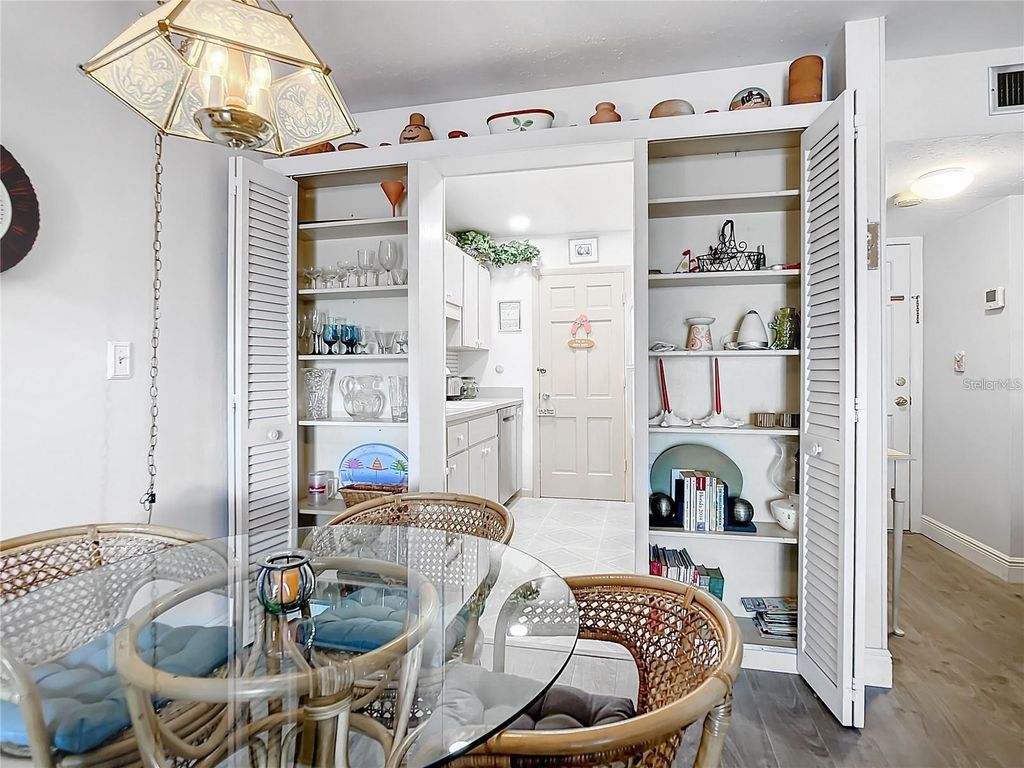 Image 10 of property listing at 200 THE ESPLANADE N A7, Venice, FL 34285