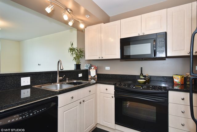 1640 Maple Avenue 1108, Evanston, IL 60201