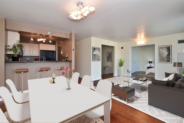 1640 Maple Avenue 1108, Evanston, IL 60201