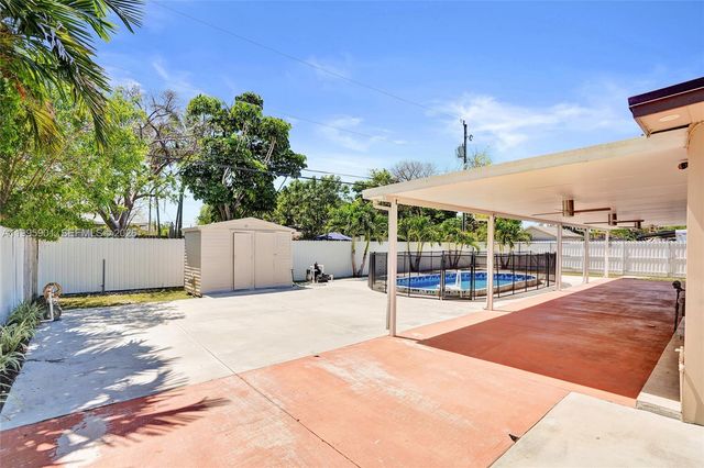 19411 Gulfstream Rd, Cutler Bay, FL 33157