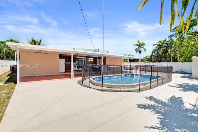 19411 Gulfstream Rd, Cutler Bay, FL 33157